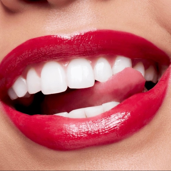 MAC Put A Bow On It Lustreglass Lipstick Bubbles & Bows - Picture 2 of 11